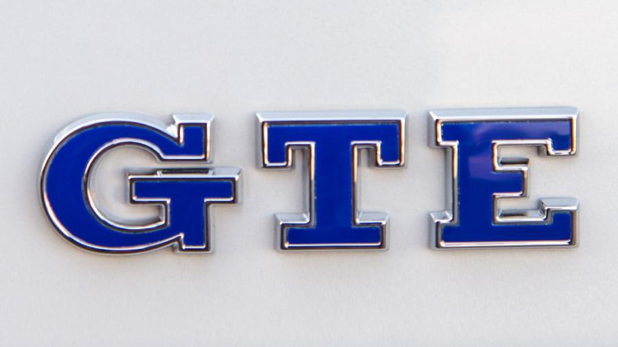 Логотип Volkswagen Passat GTE 2016 года  (UK) (фото 9 из 34)